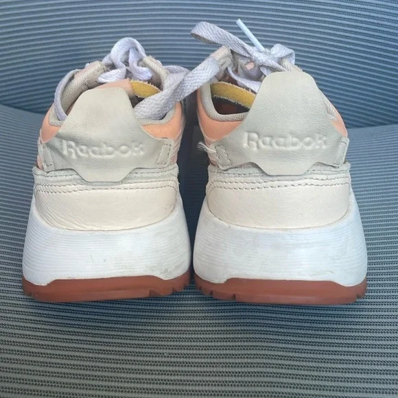 GC Reebok Pink Legacy Runners - Size 7 - Picture 5 of 6